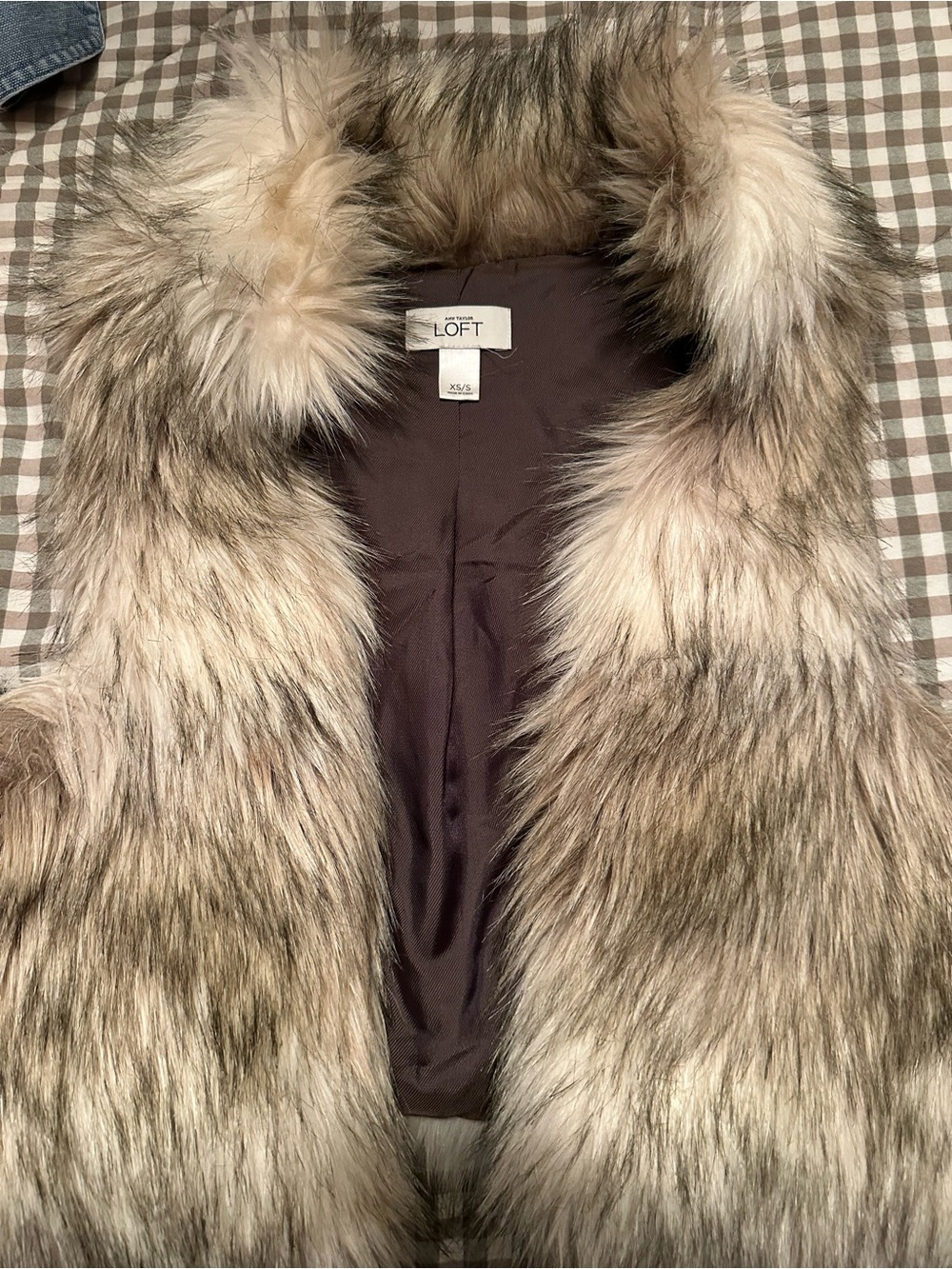 LOFT Multitone Faux Fur Teddy Vest in Taupe & Cream